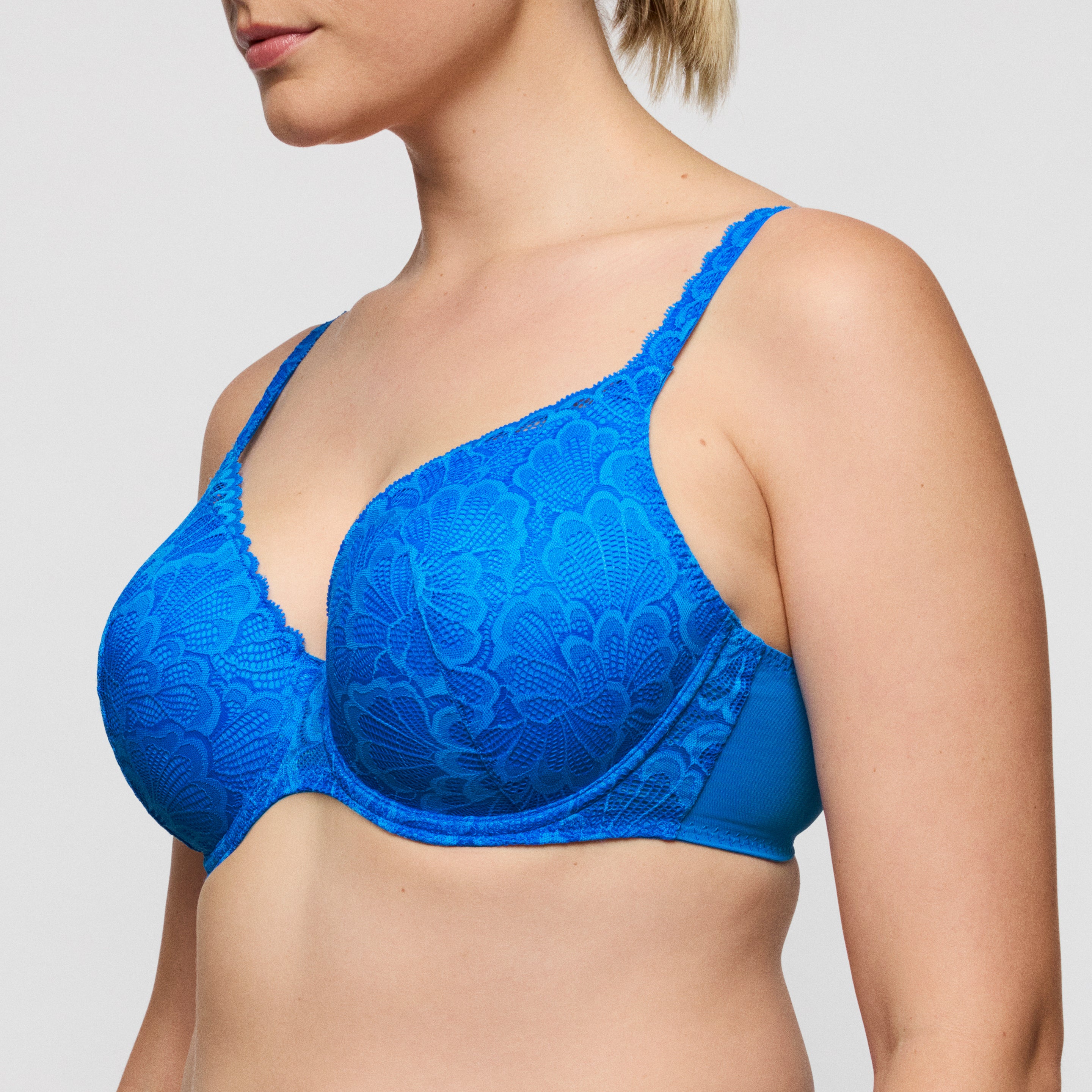 MOCUTO Blu China suj. con foam escote corazón