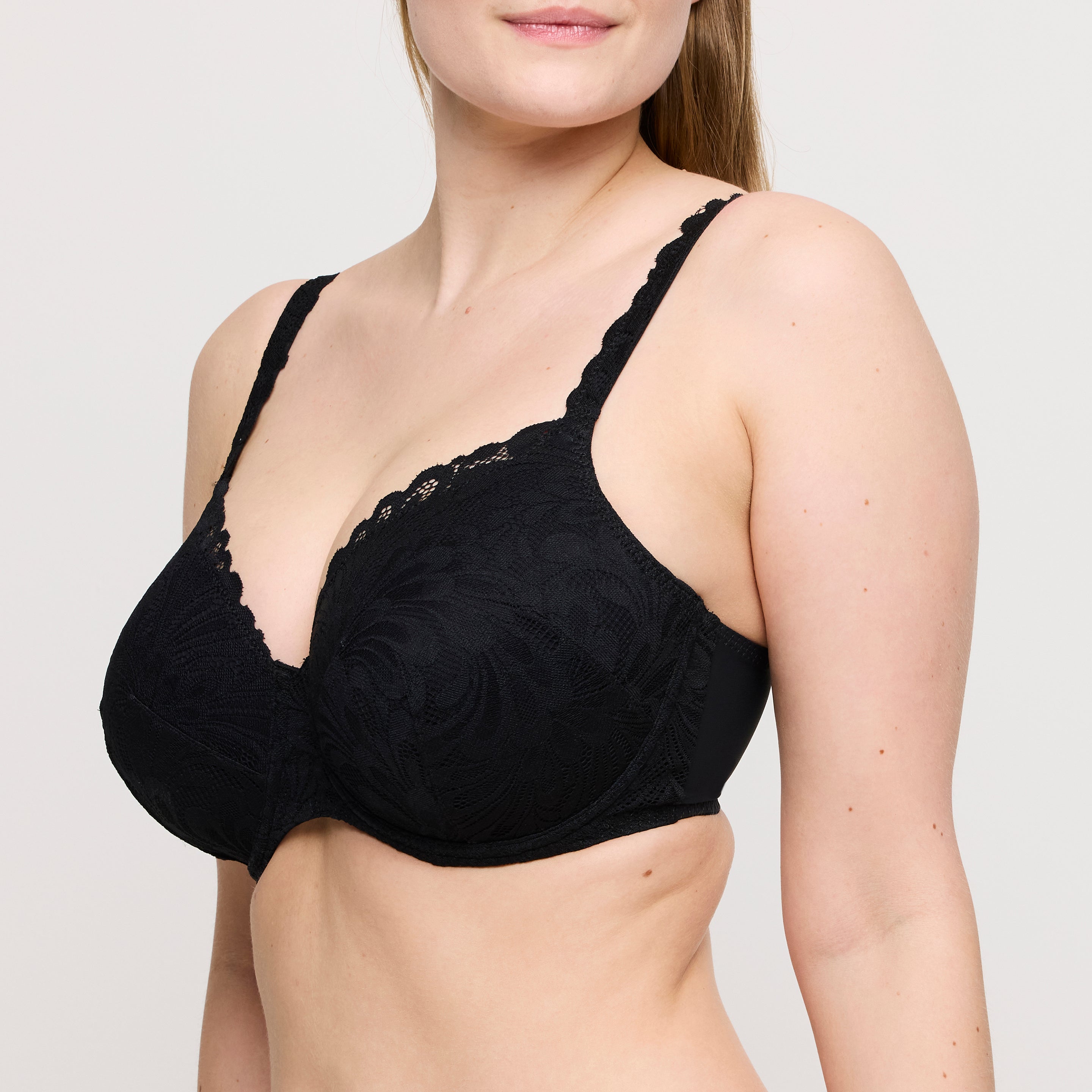 RUPI negro suj. con foam escote corazón
