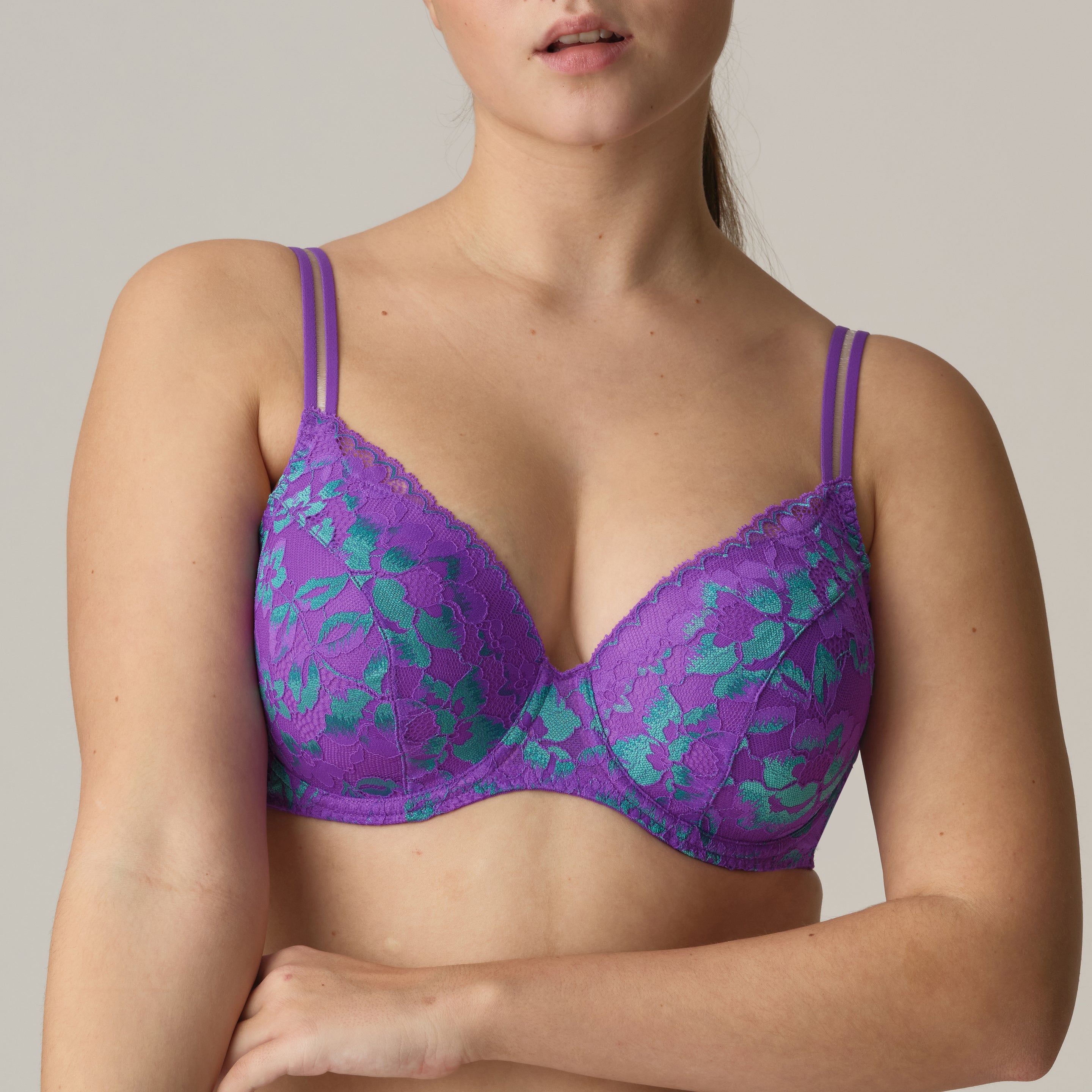 VERAO Italian Acai suj. con foam escote corazón