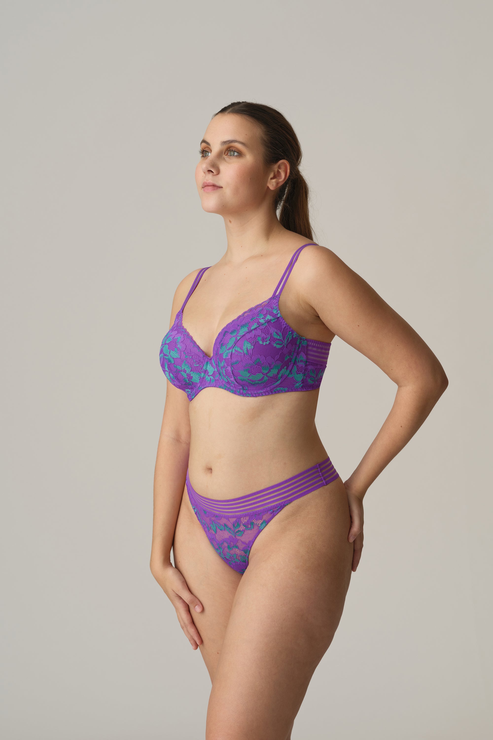 VERAO Italian Acai suj. con foam escote corazón