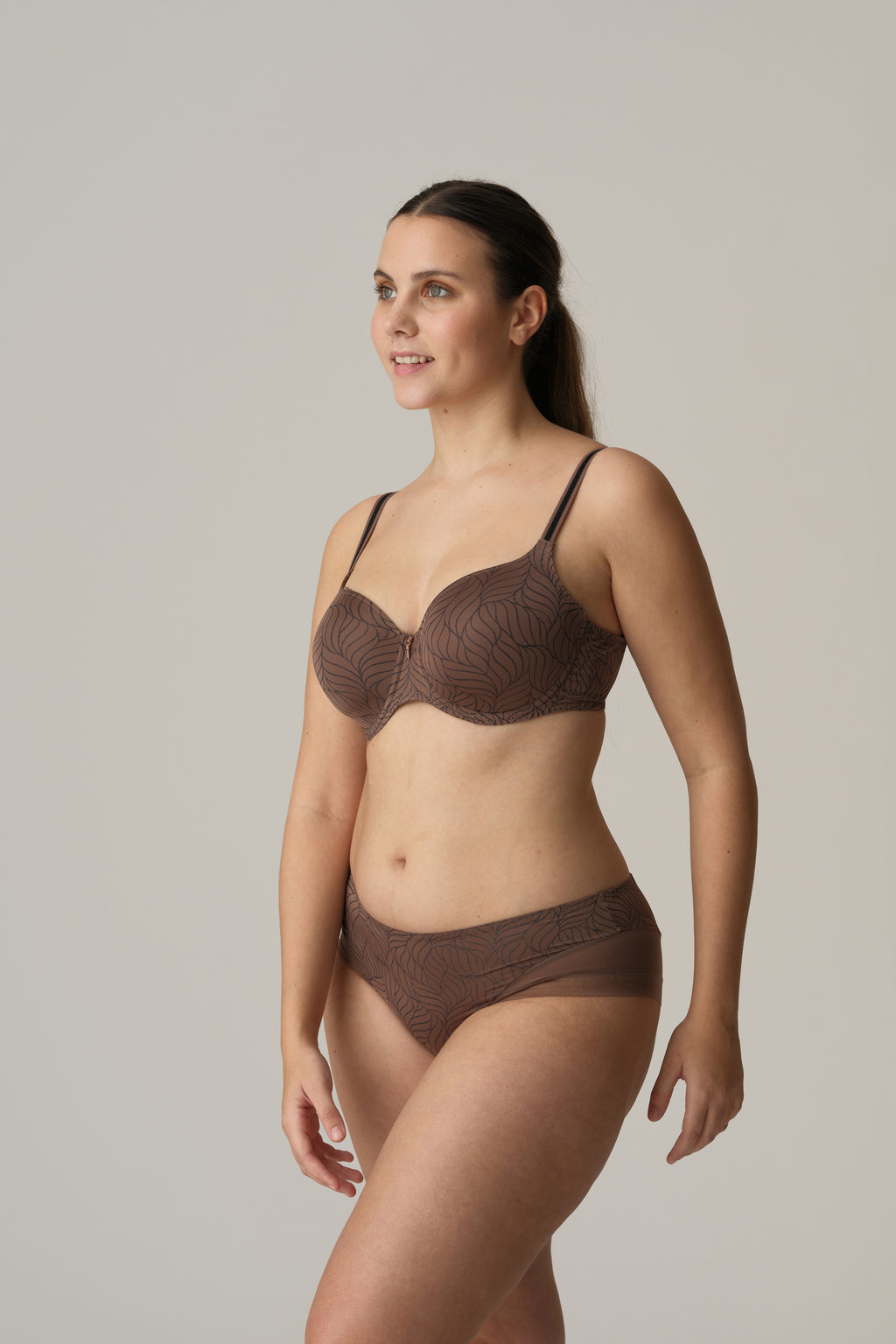 AJUSCO Caribe Taupe suj. con foam escote corazón