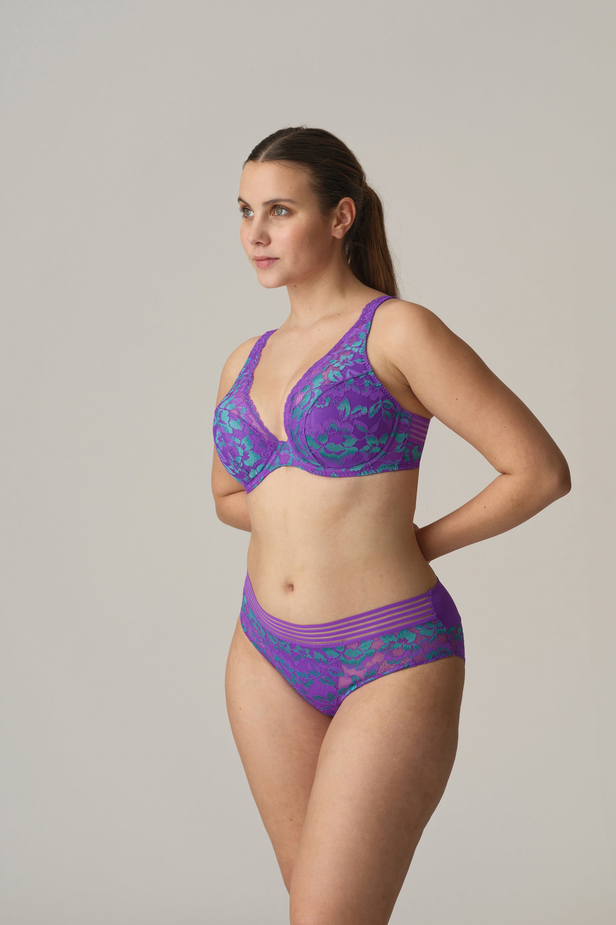 VERAO Italian Acai suj. escote prof medio relleno