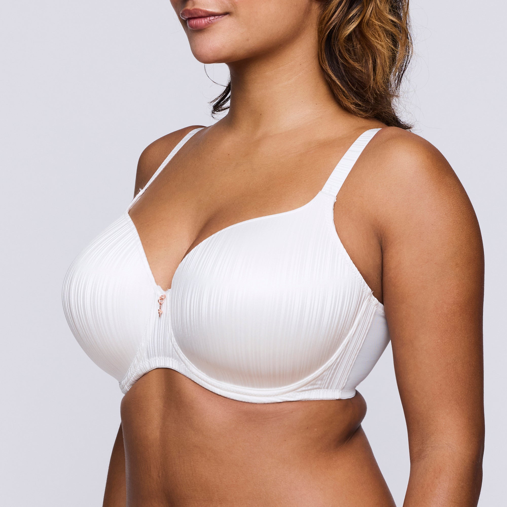 KNOKKE natural suj. con foam escote corazón