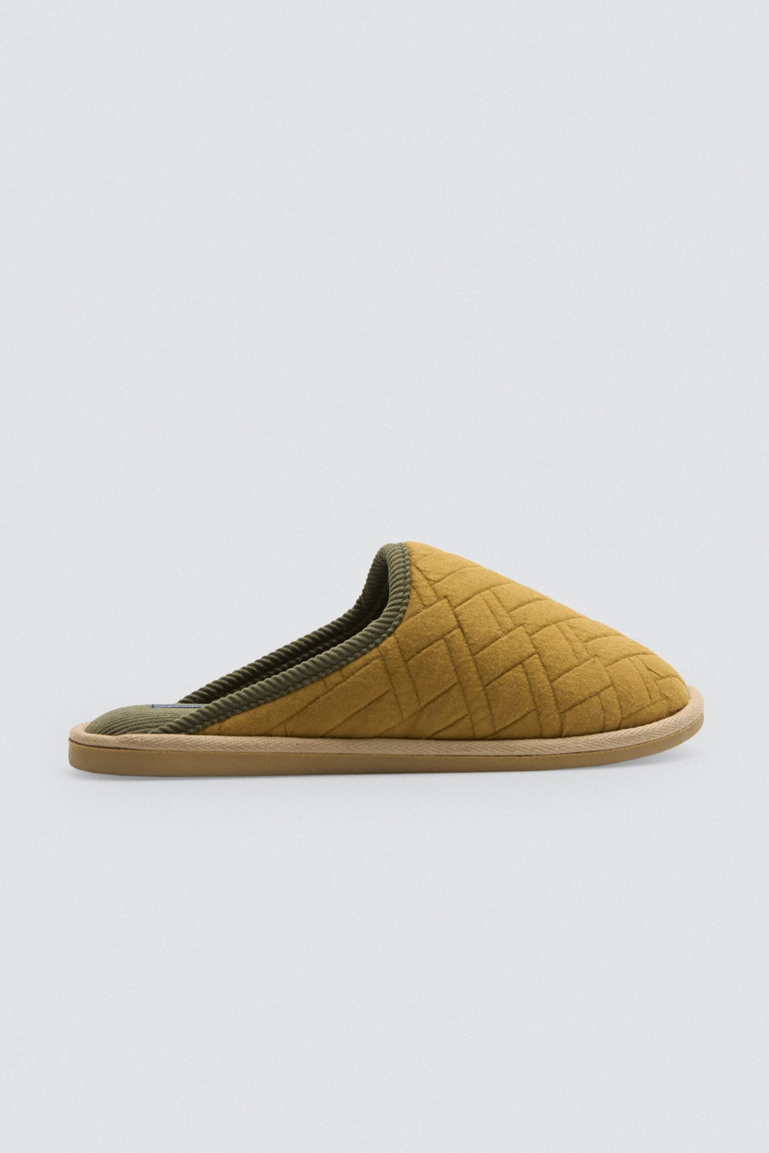 Zapatillas con textura camel