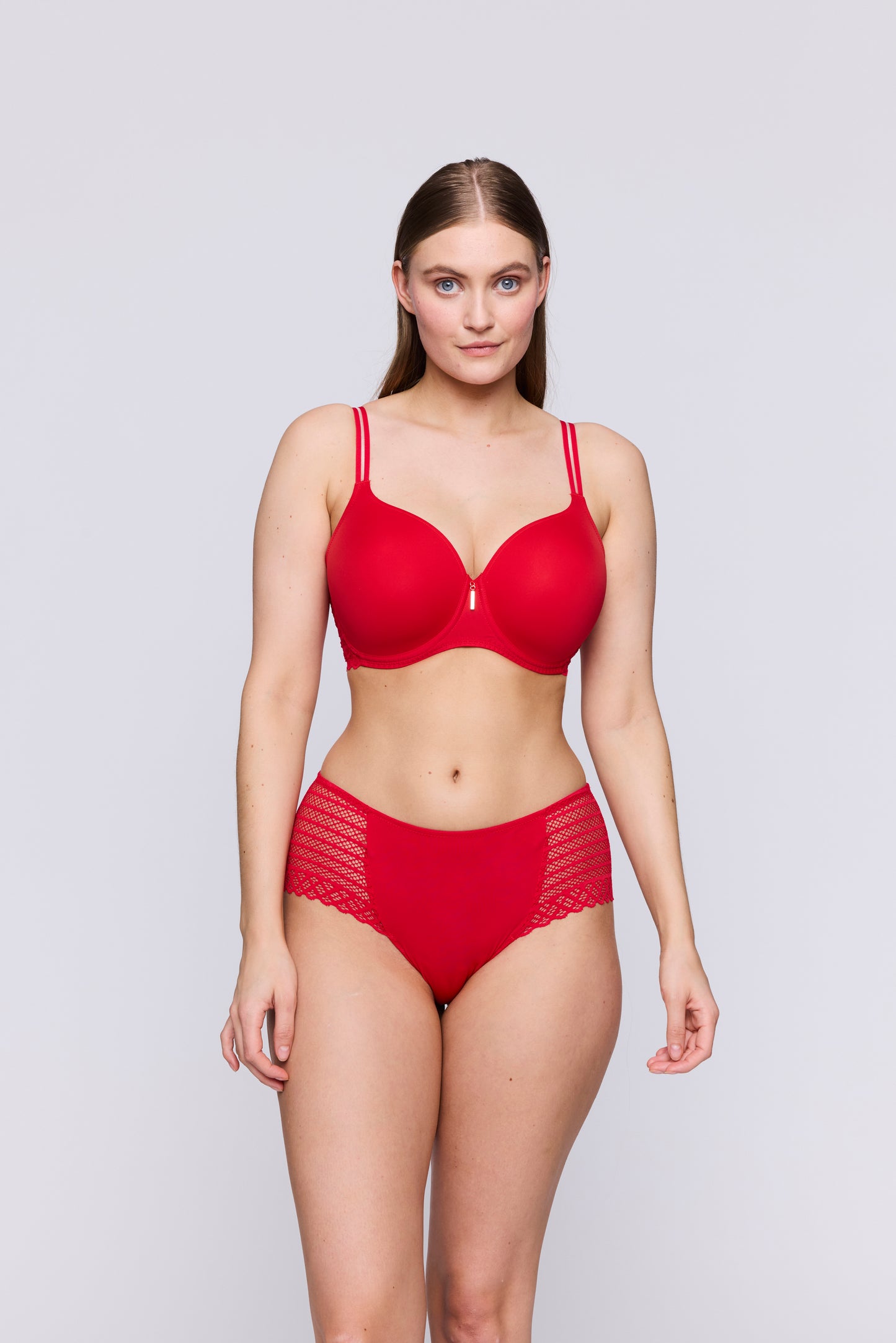 EAST END true red hotpants