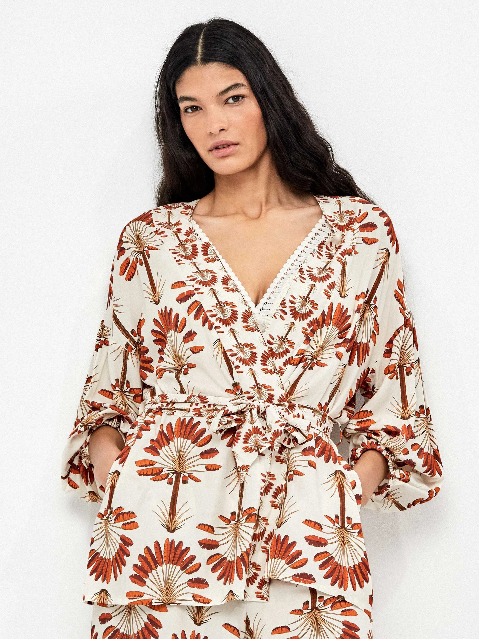 Kimono estampado palmeras