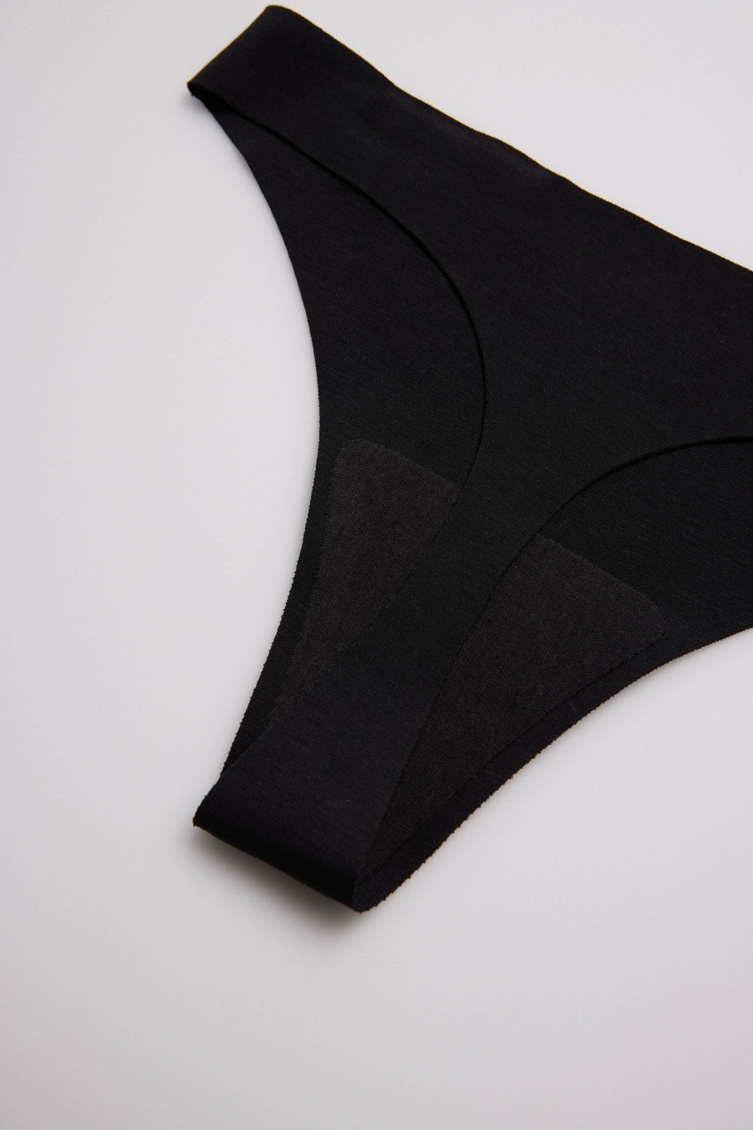 19663 1 tanga laser detalle - Negro